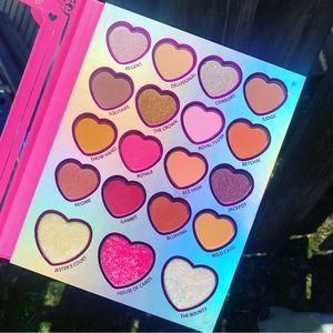 Queens of Hearts Eyeshadow Palette